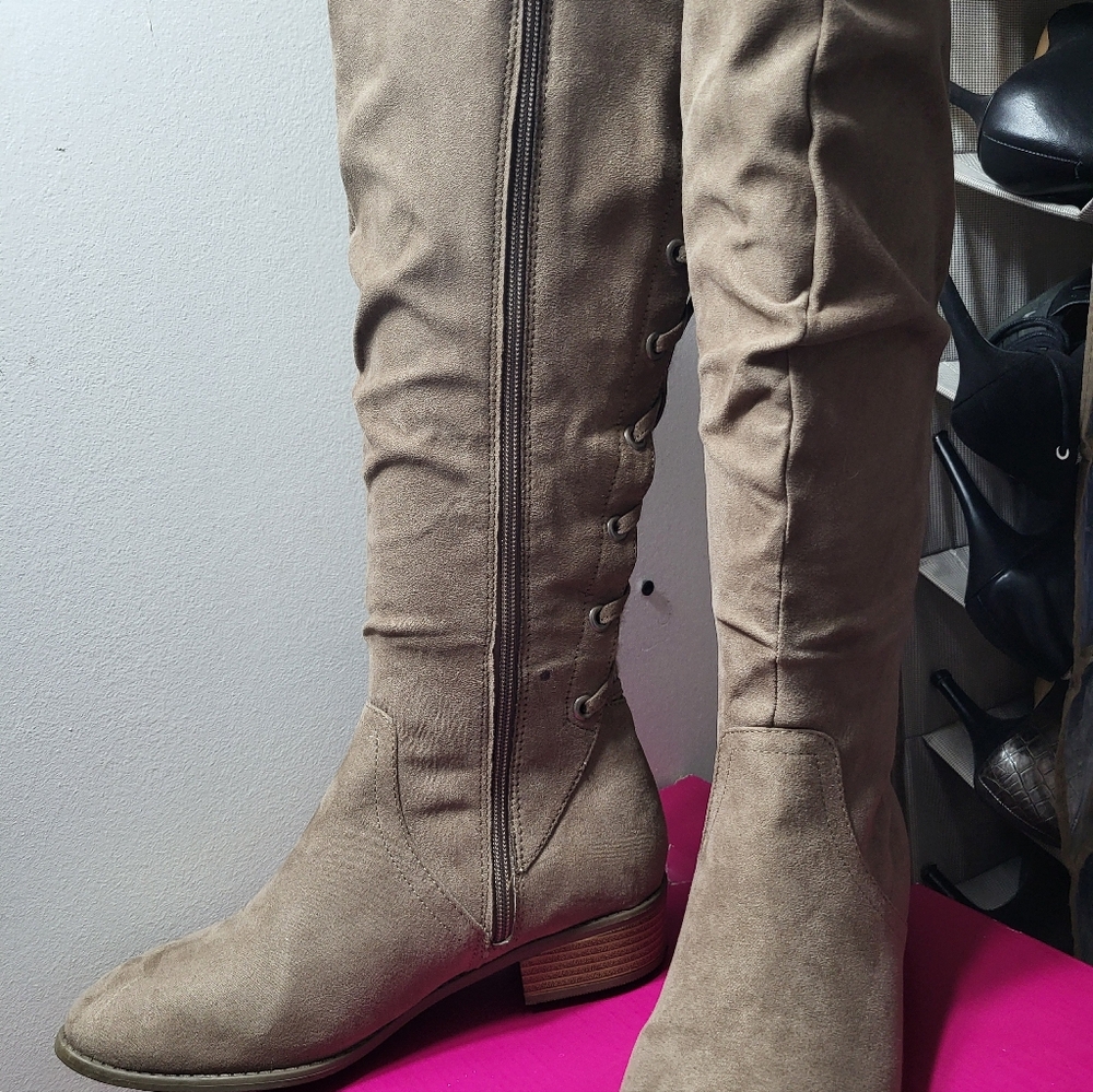Stylish Tan Suade Lace-Up/Zipper Women's Boots - Picture 4 of 8